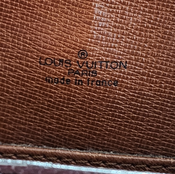 Louis Vuitton St. Cloud pm (smallest size). 1988 Int pocket glued shut. - Picture 8 of 16